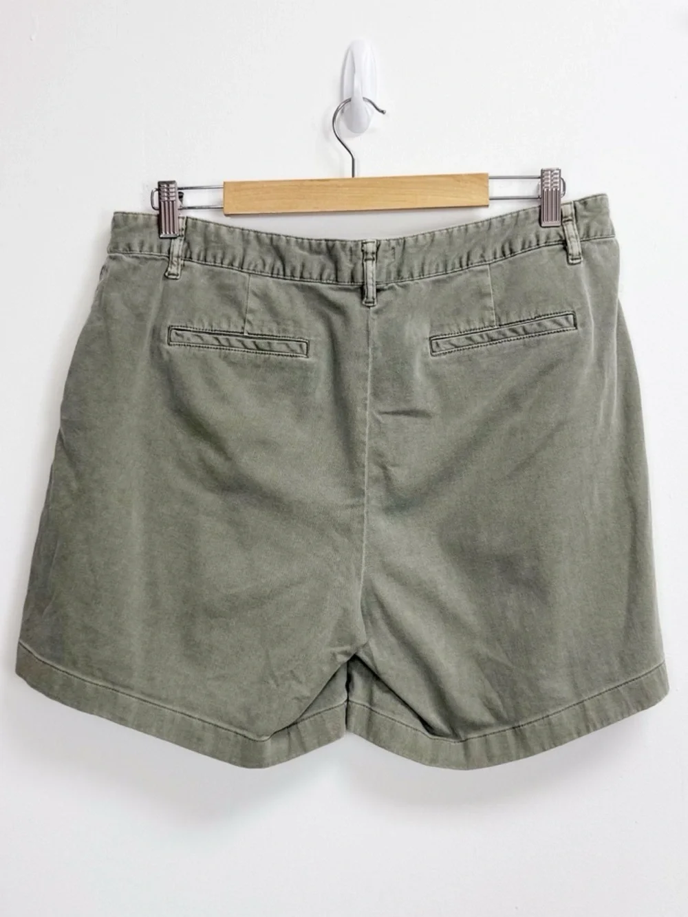 J Jill Shorts Womens 14 Gray Pleated VTG Shorts Cotton Tencel Blend